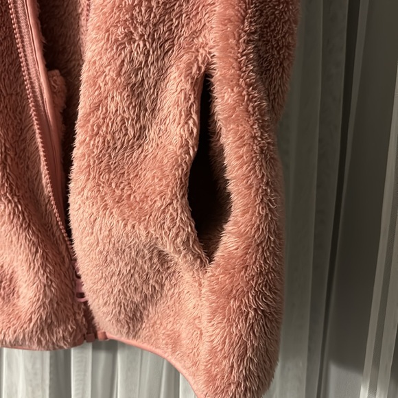 Light pink zippered. Vest with pockets! - Picture 3 of 5